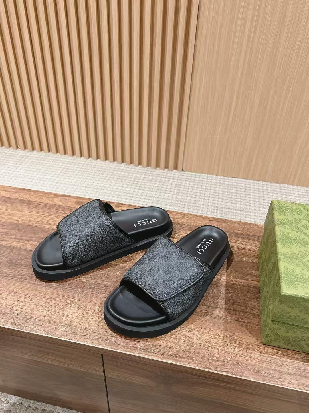 GUCCI Monogram Slide Sandals
