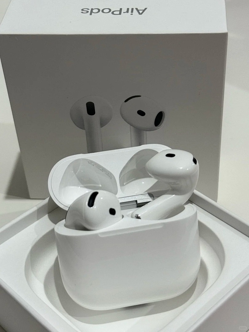Apple AirPods Wireless Earbuds