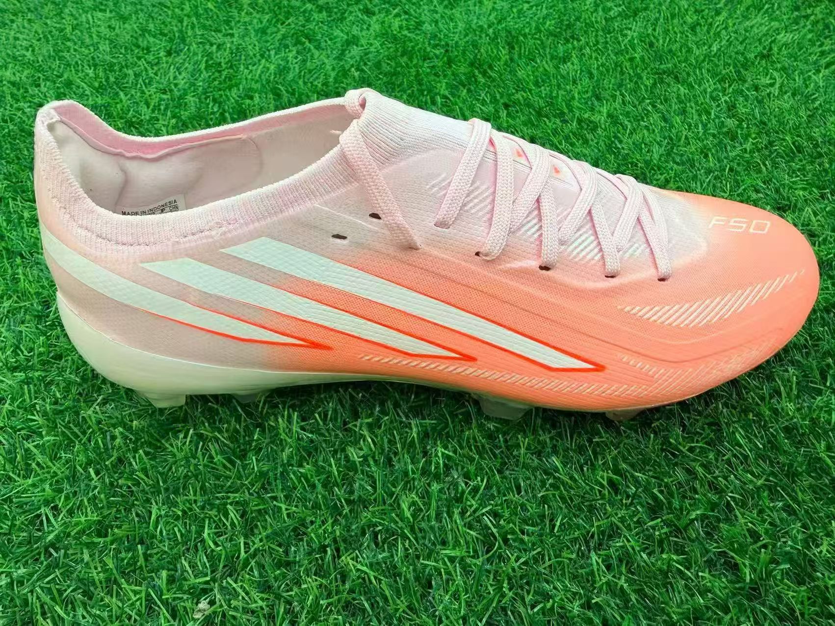 F50 Low-Cut Soccer Cleats