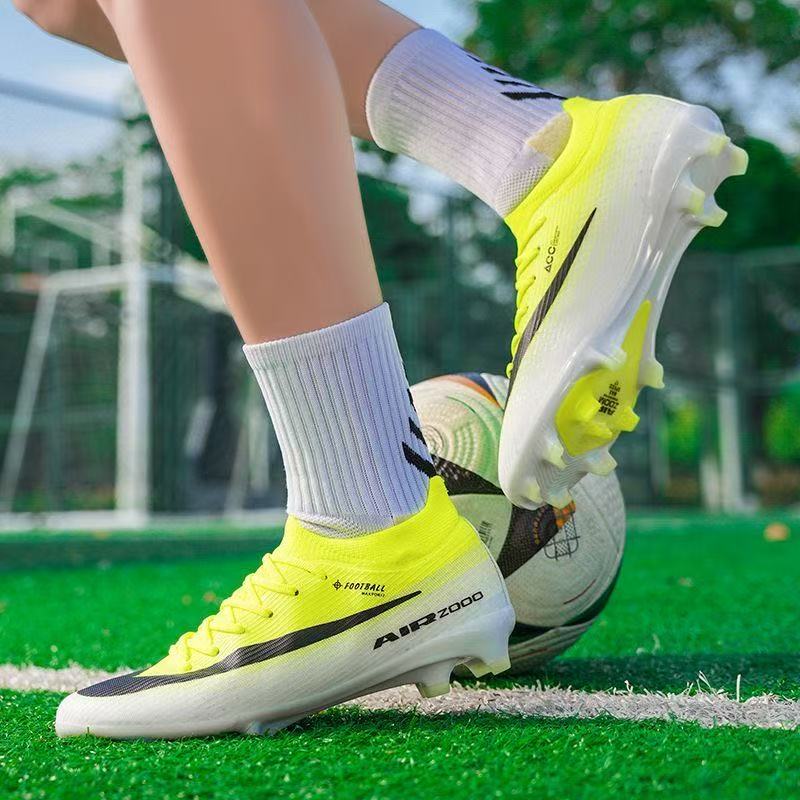 AIR 2000 Soccer Cleats