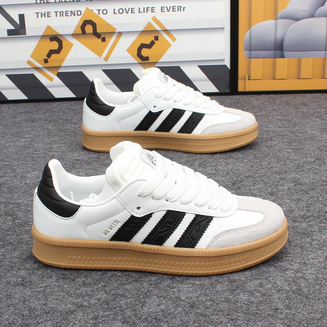 MR.MESSI Low-Top Gum-Sole Sneakers