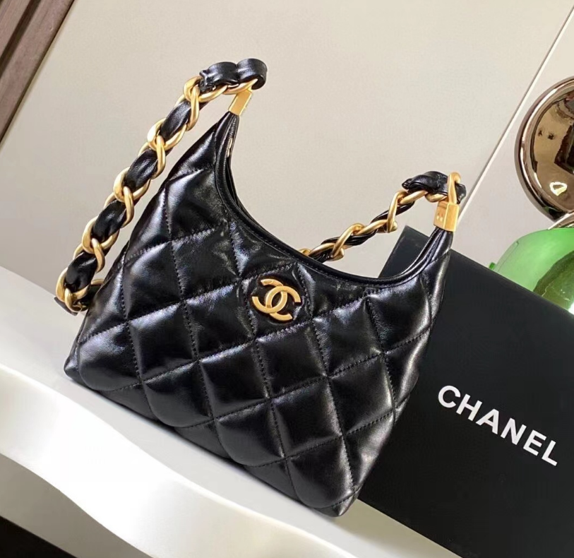 Quilted Chain-Handle Hobo Bag - Black