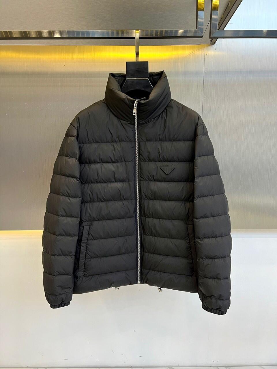 Black Lightweight Stand-Collar Down Jacket