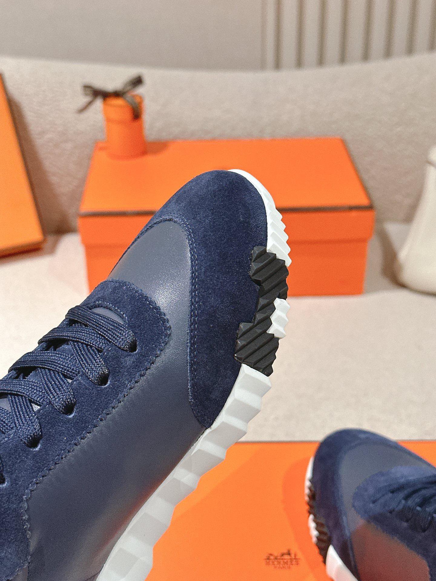 Navy Low-Top Ribbed-Sole Sneakers