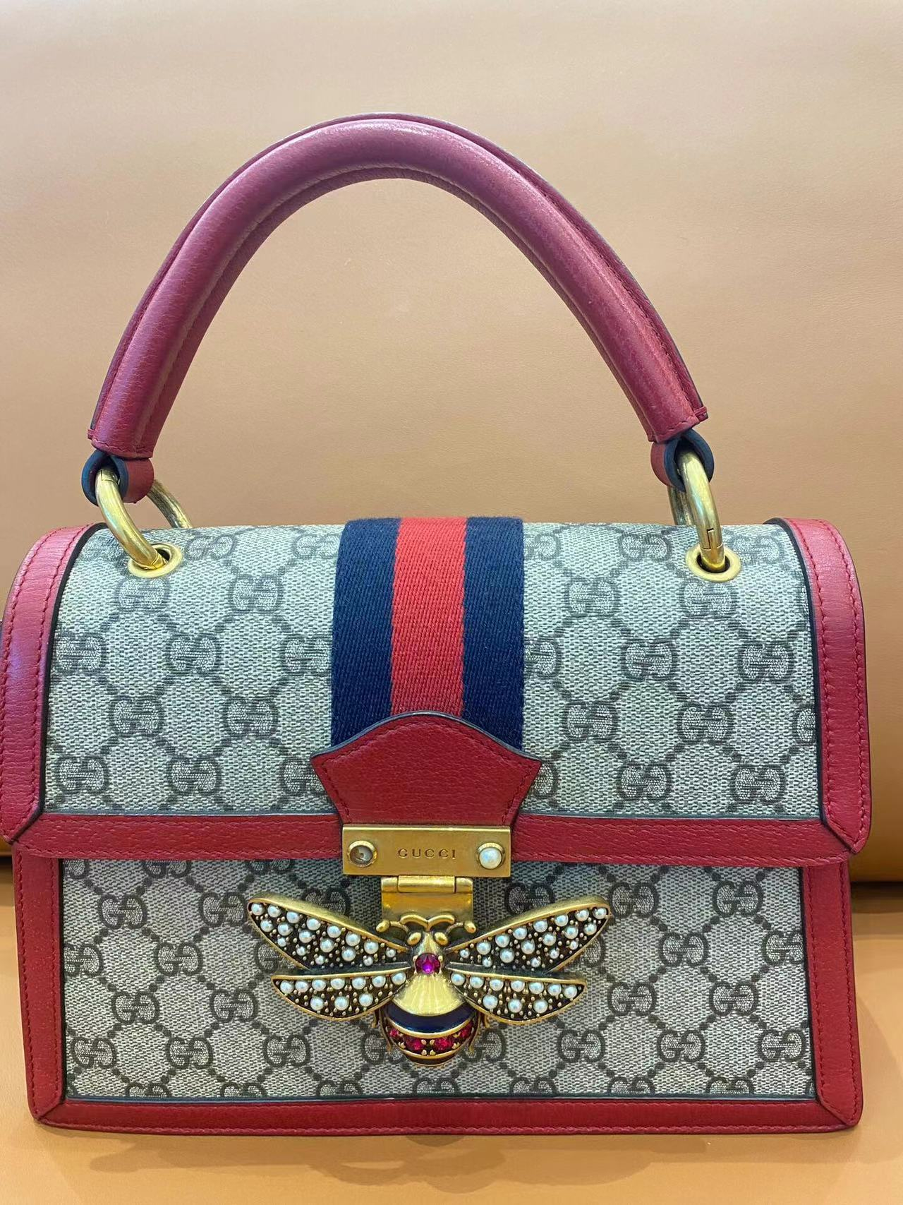 GUCCI GG Supreme Bee-Embellished Top-Handle Bag