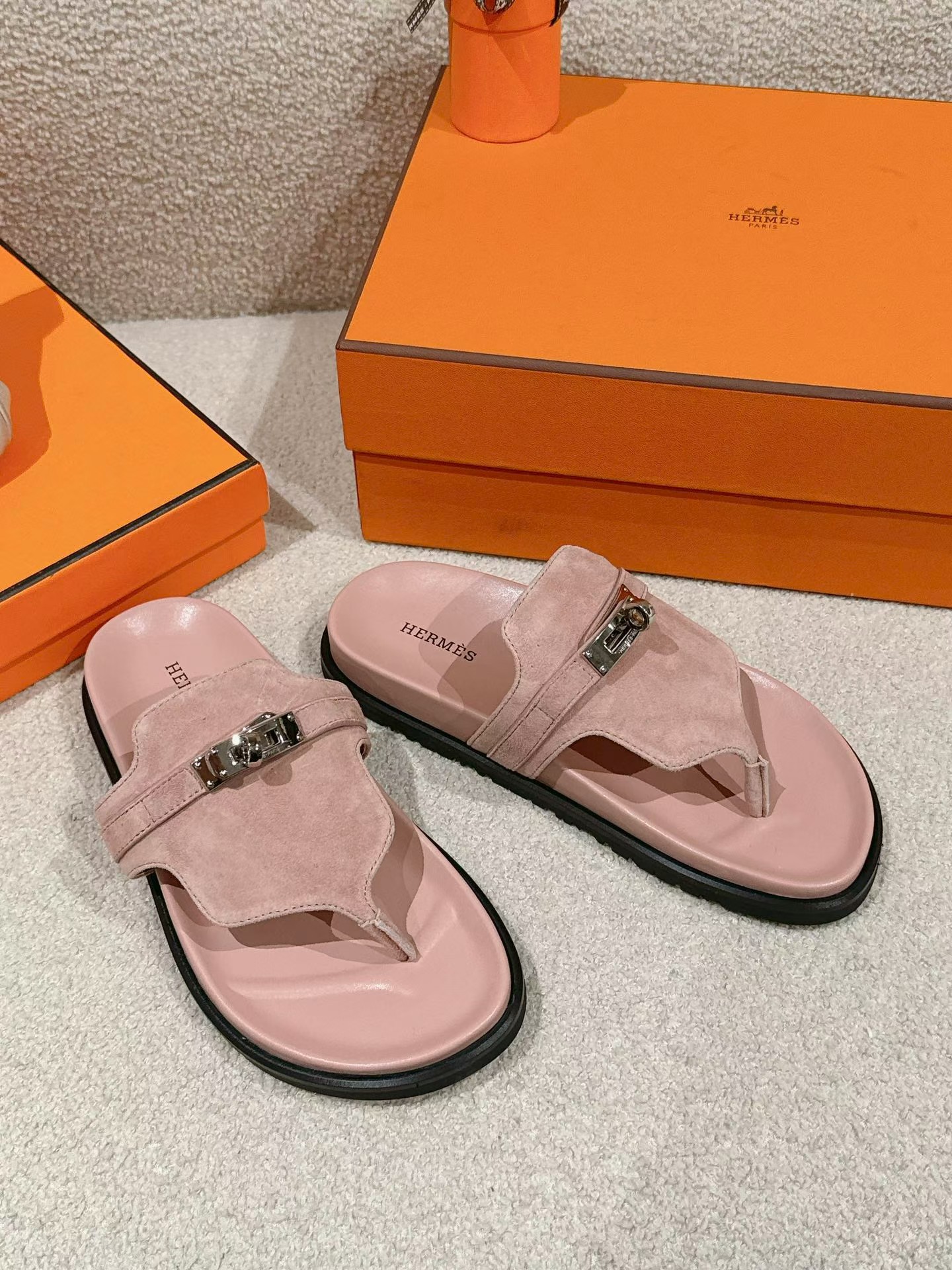 Hermès Suede Thong Sandals - Dusty Pink