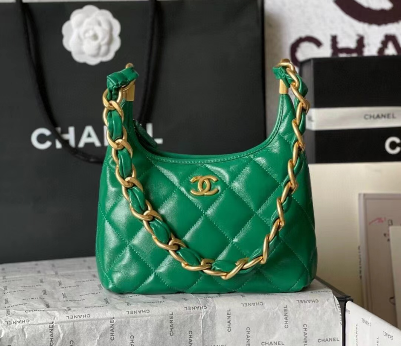 Quilted Chain-Handle Hobo Bag - Green
