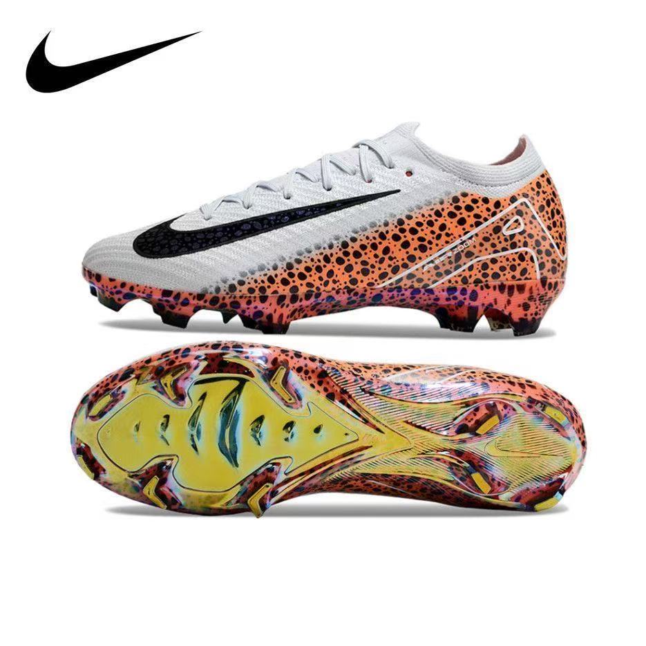 Nike Low-Cut Soccer Cleats