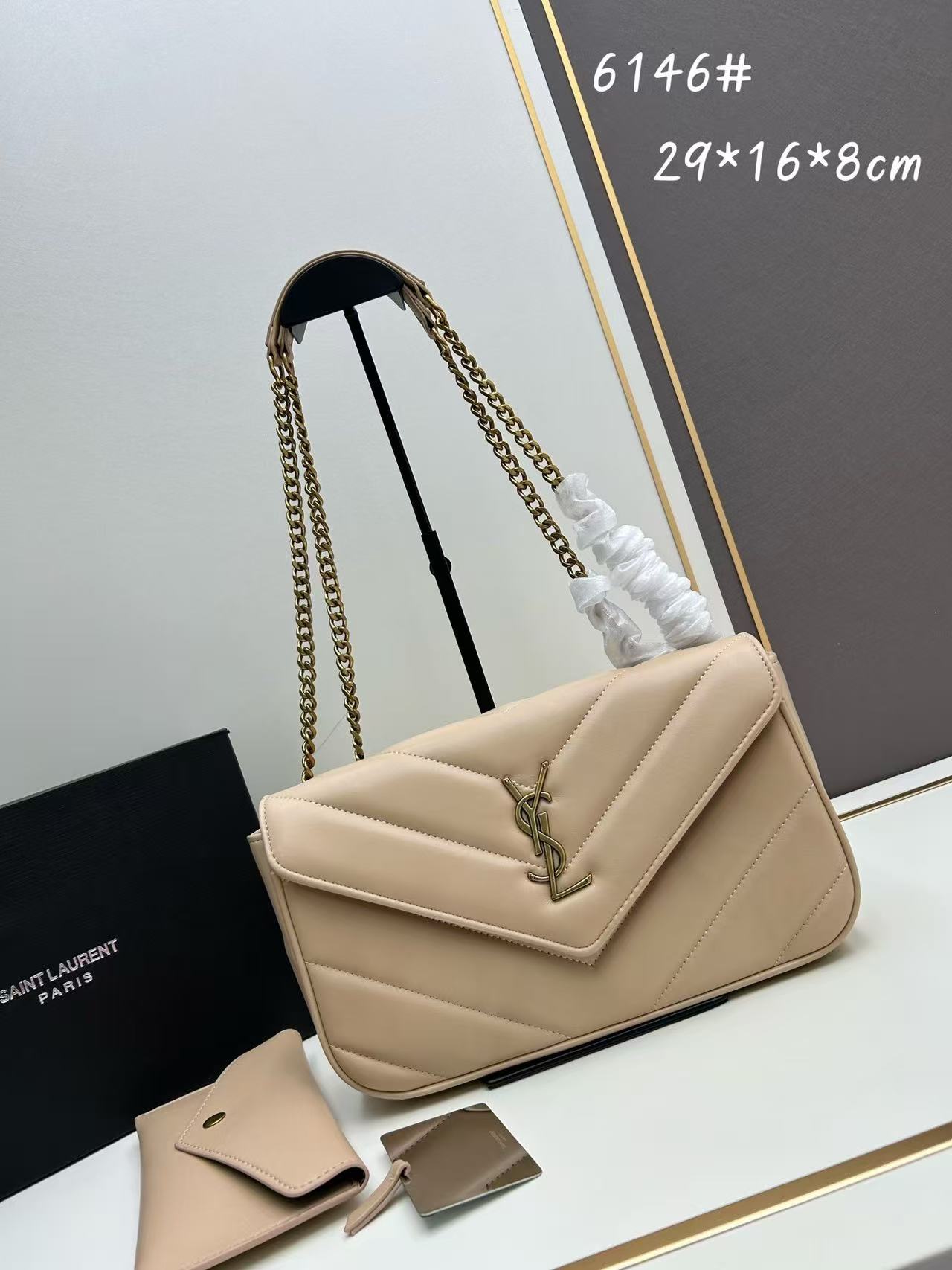 6146 Quilted Chain Shoulder Bag