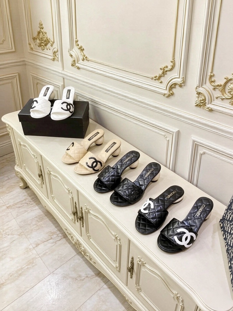 Quilted Low-Heel Slide Sandals