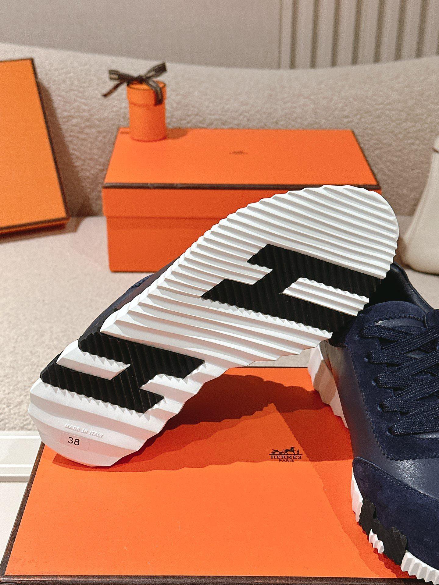 Hermès Navy Low-Top Sneakers