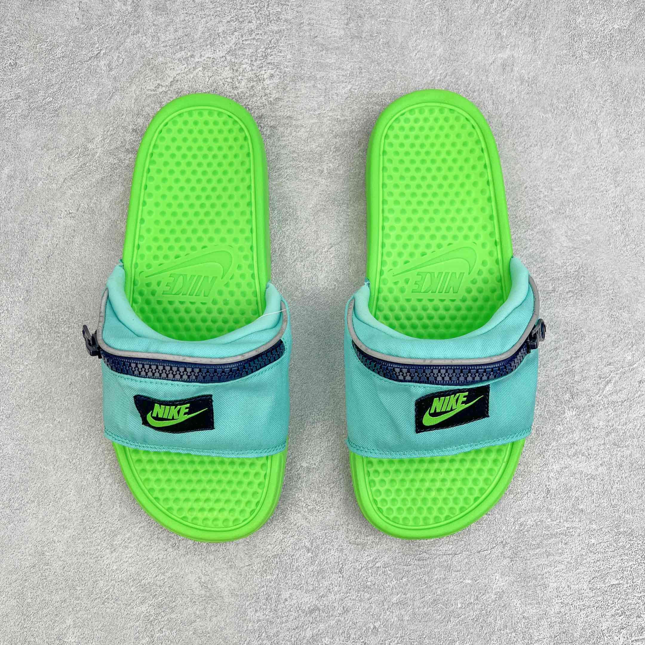 NIKE Zip-Pocket Slide Sandals