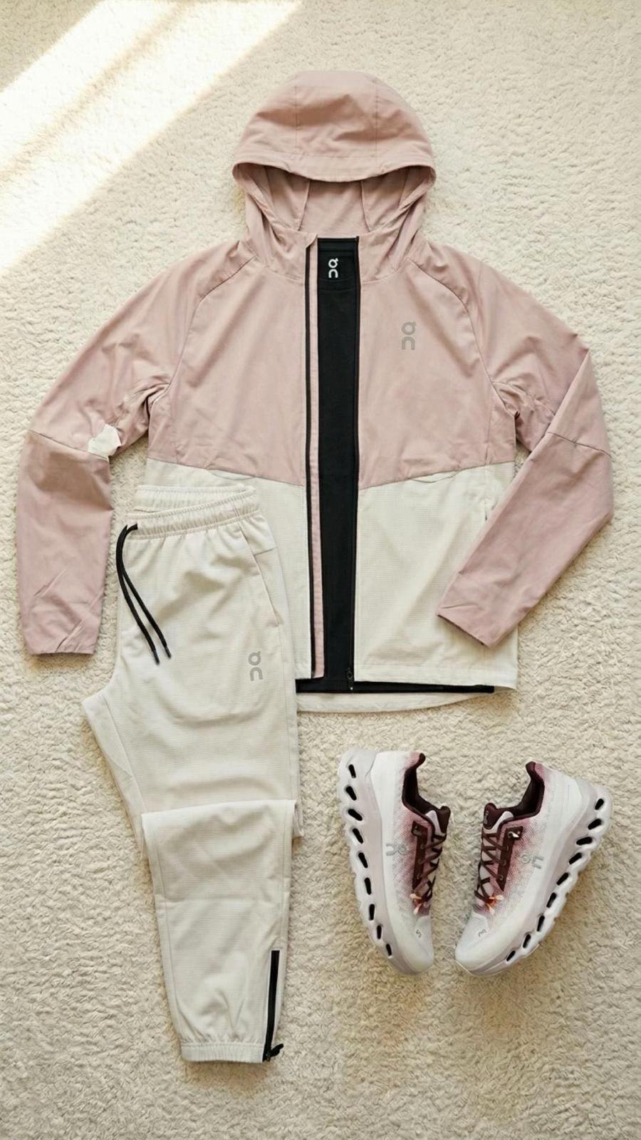 On Hooded Jacket, Jogger Pants and Running Shoes Set