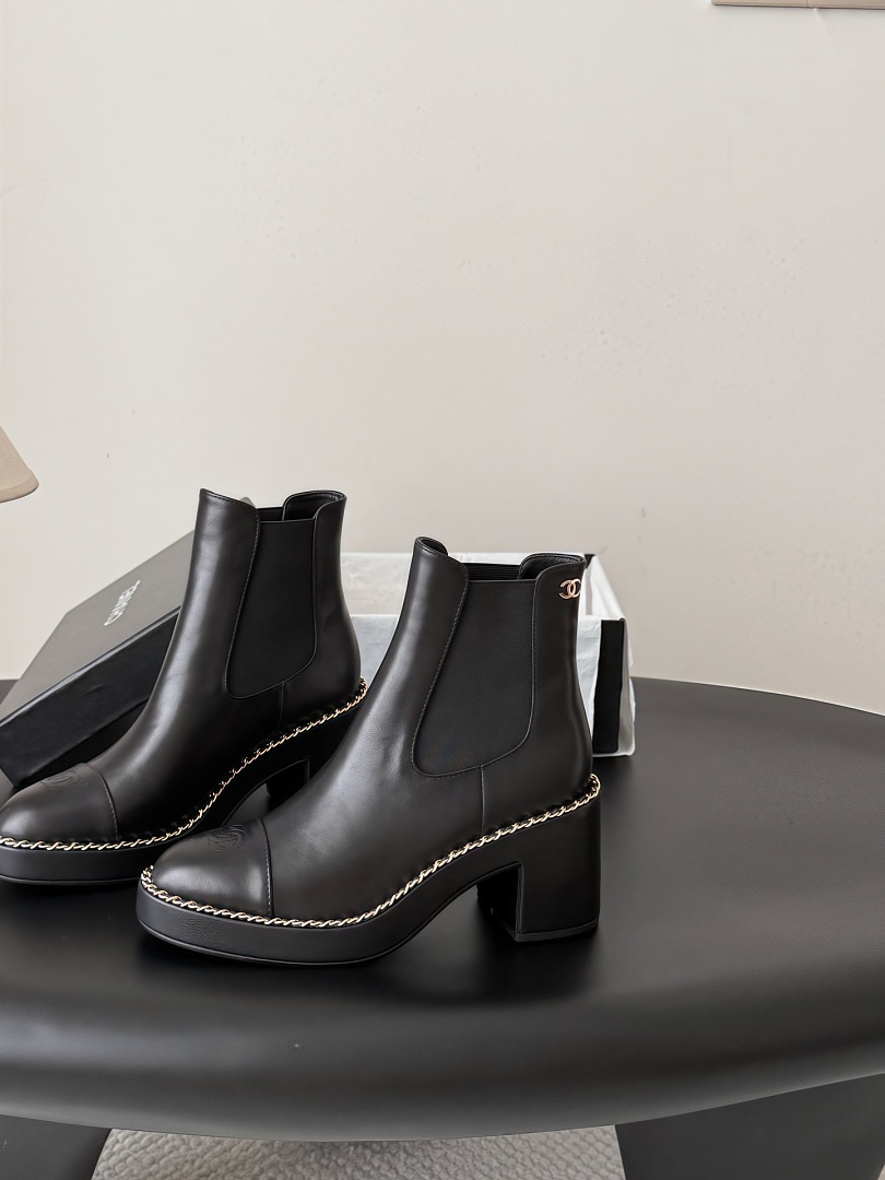Black Chain Trim Chelsea Boots