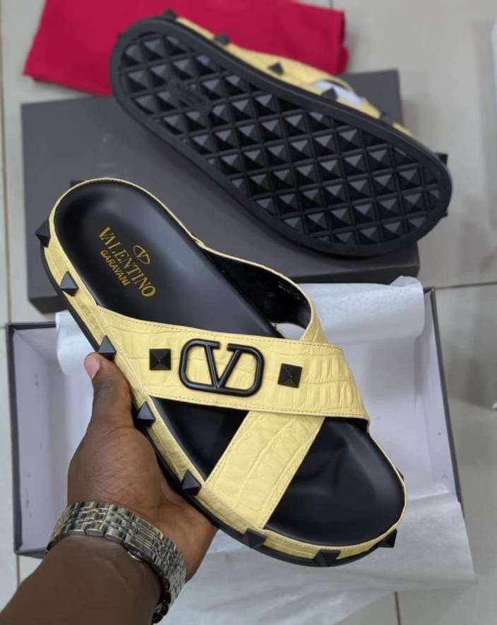 VALENTINO GARAVANI VLogo Cross-Strap Sandals
