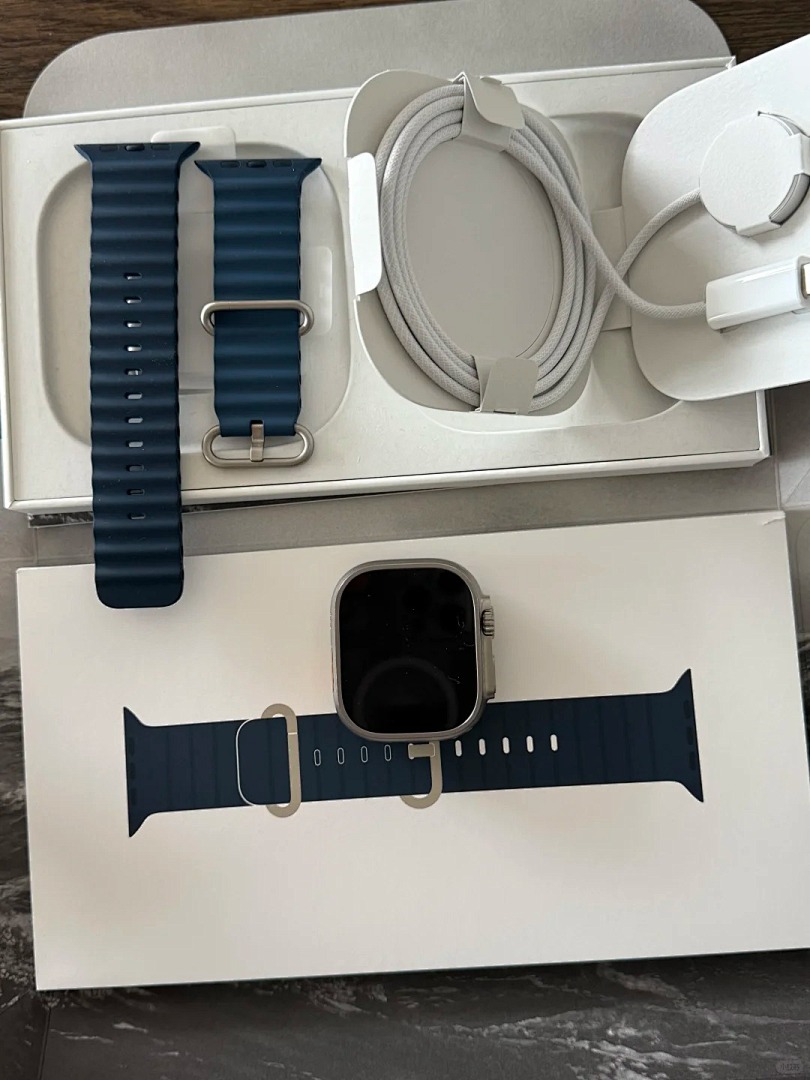 Smartwatch with Blue Band