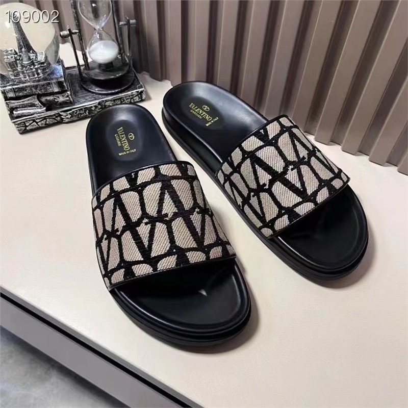 Valentino Garavani VLogo Slide Sandals 109002