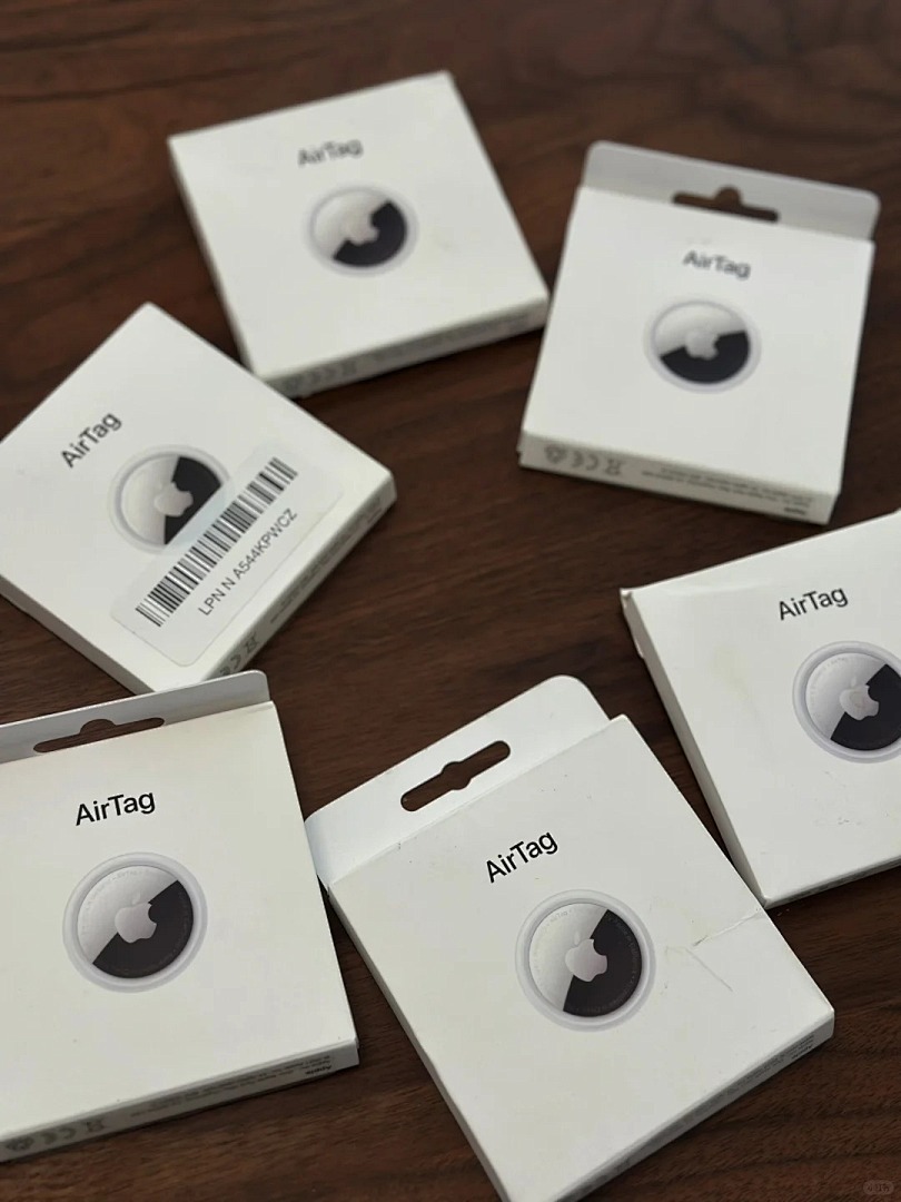 Apple AirTag Bluetooth Tracker