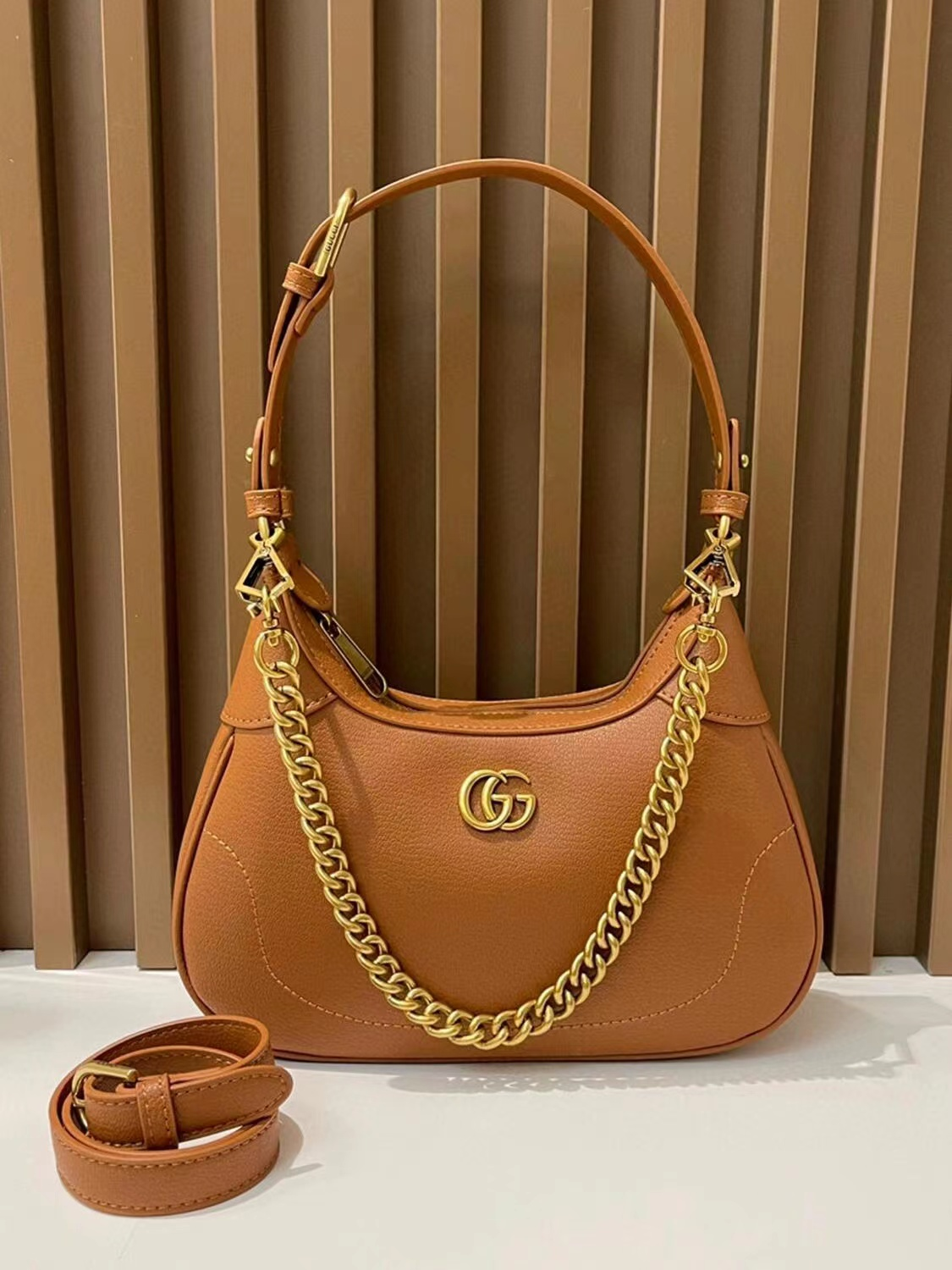 GG Chain Shoulder Bag