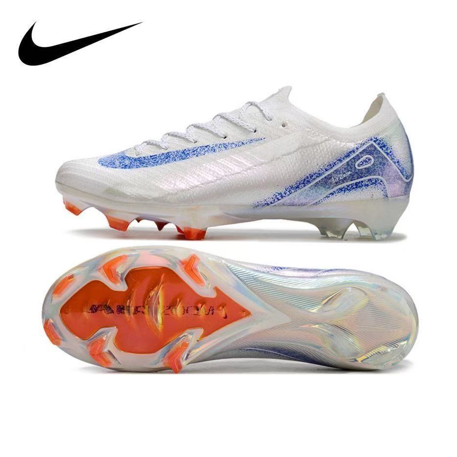 Nike Low-Cut Soccer Cleats
