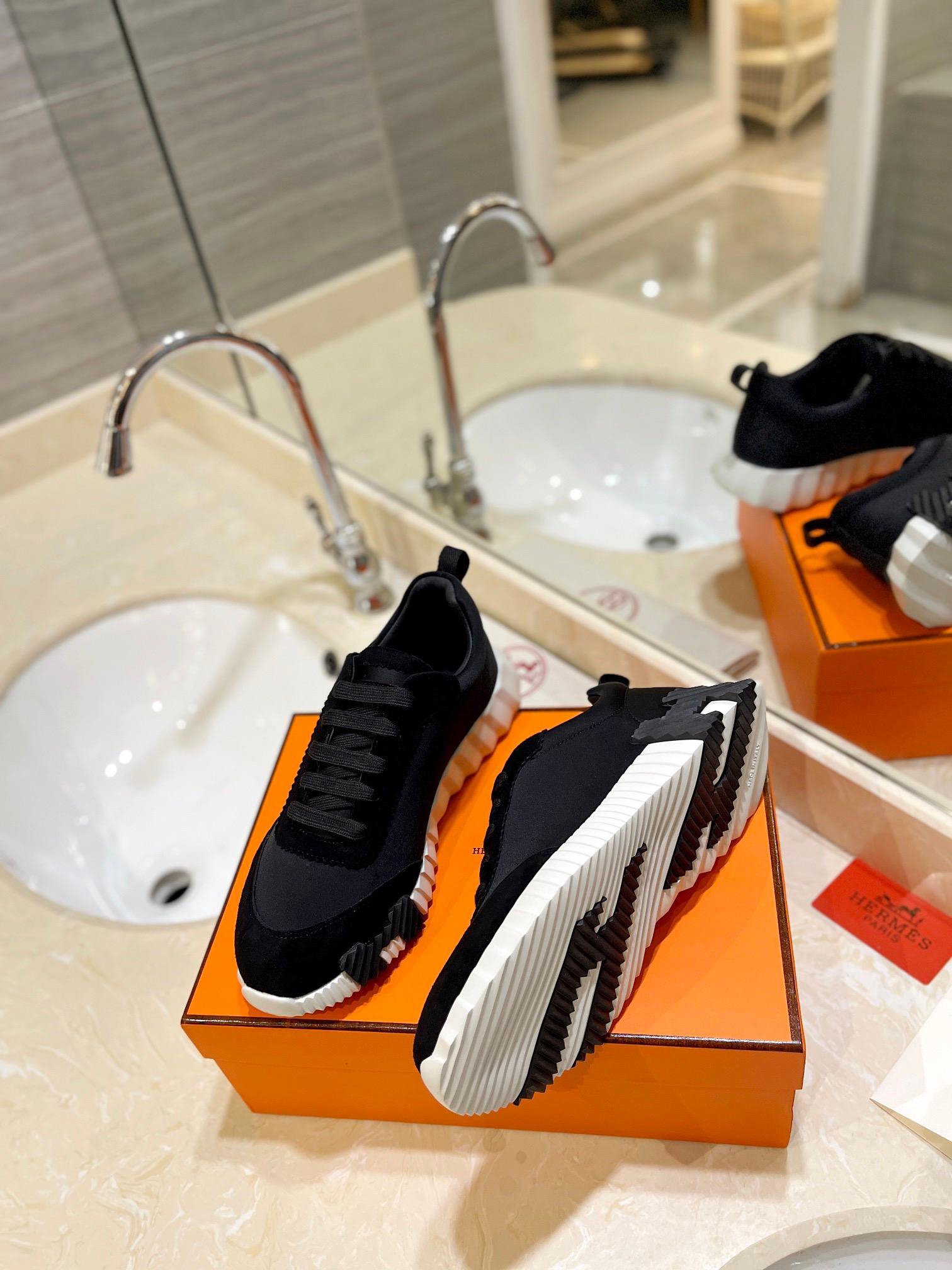 Black Low-Top Ribbed-Sole Sneakers