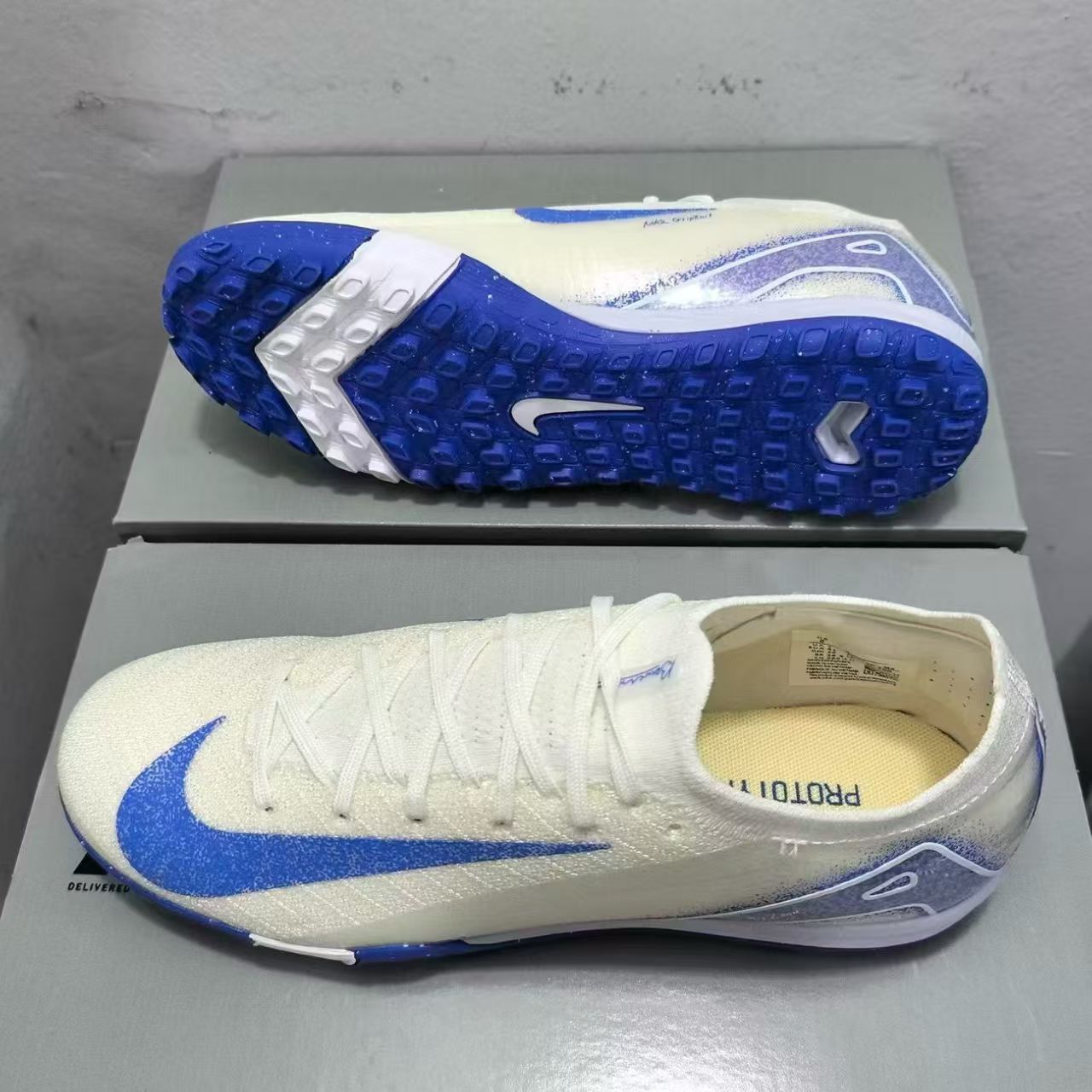 Nike Low-Top Turf Soccer Shoes