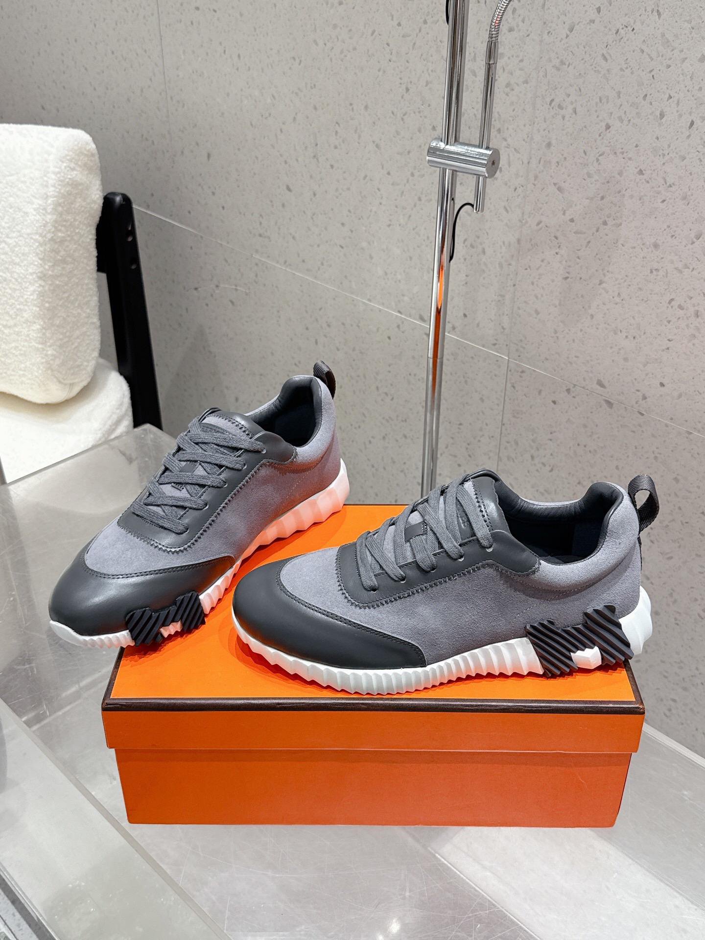 Gray Low-Top Ribbed-Sole Sneakers