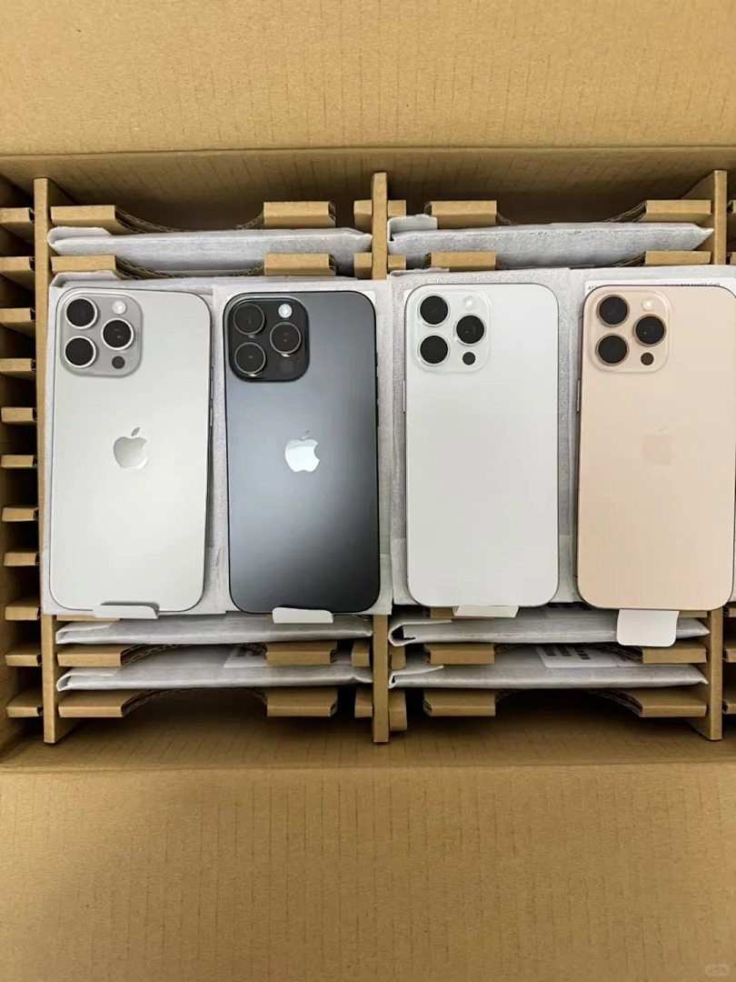 Apple Triple-Camera Smartphones