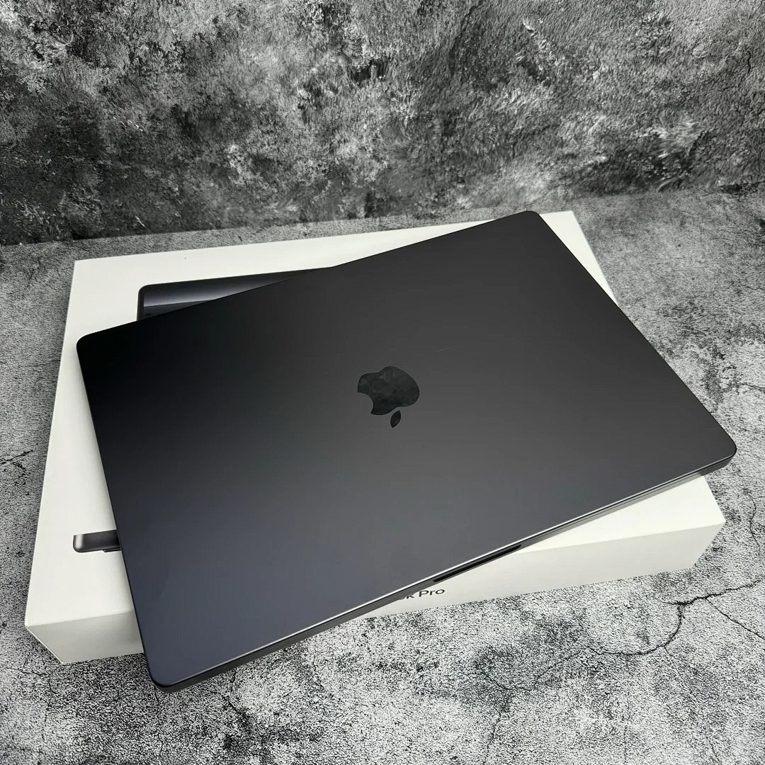 Apple MacBook Pro Laptop